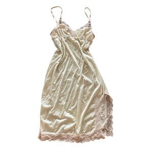 Vintage 70s Size S Butter Yellow Lace Slip Dress Nightgown Slit Cream Coquette
